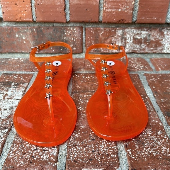 Katy Perry Women's The Geli Stud Thong in Star Fish Fiery Orange Size 7 - Picture 2 of 8